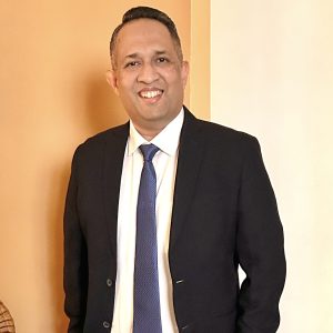Razveer-Mohsin_Business-Head